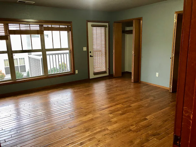 Upstairs bedroom, showing balcony