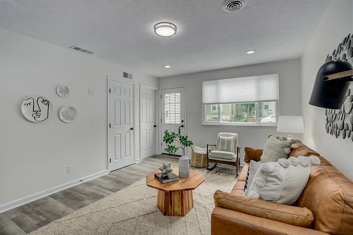 325 3rd Ave photo 1