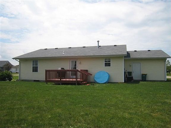 2nd image of 757 Ash Ct