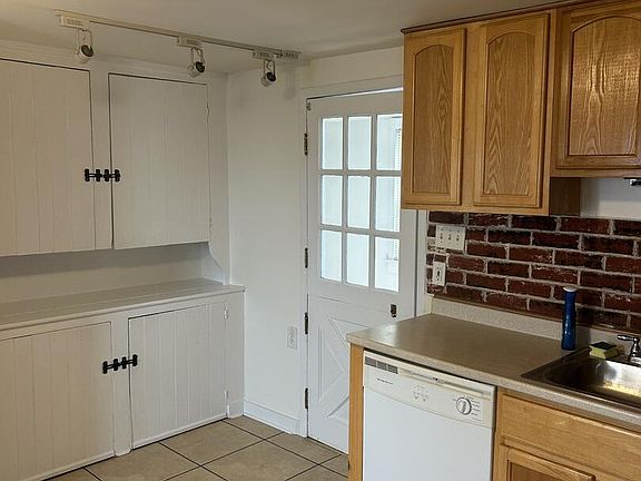 3rd image of 207 N Main St