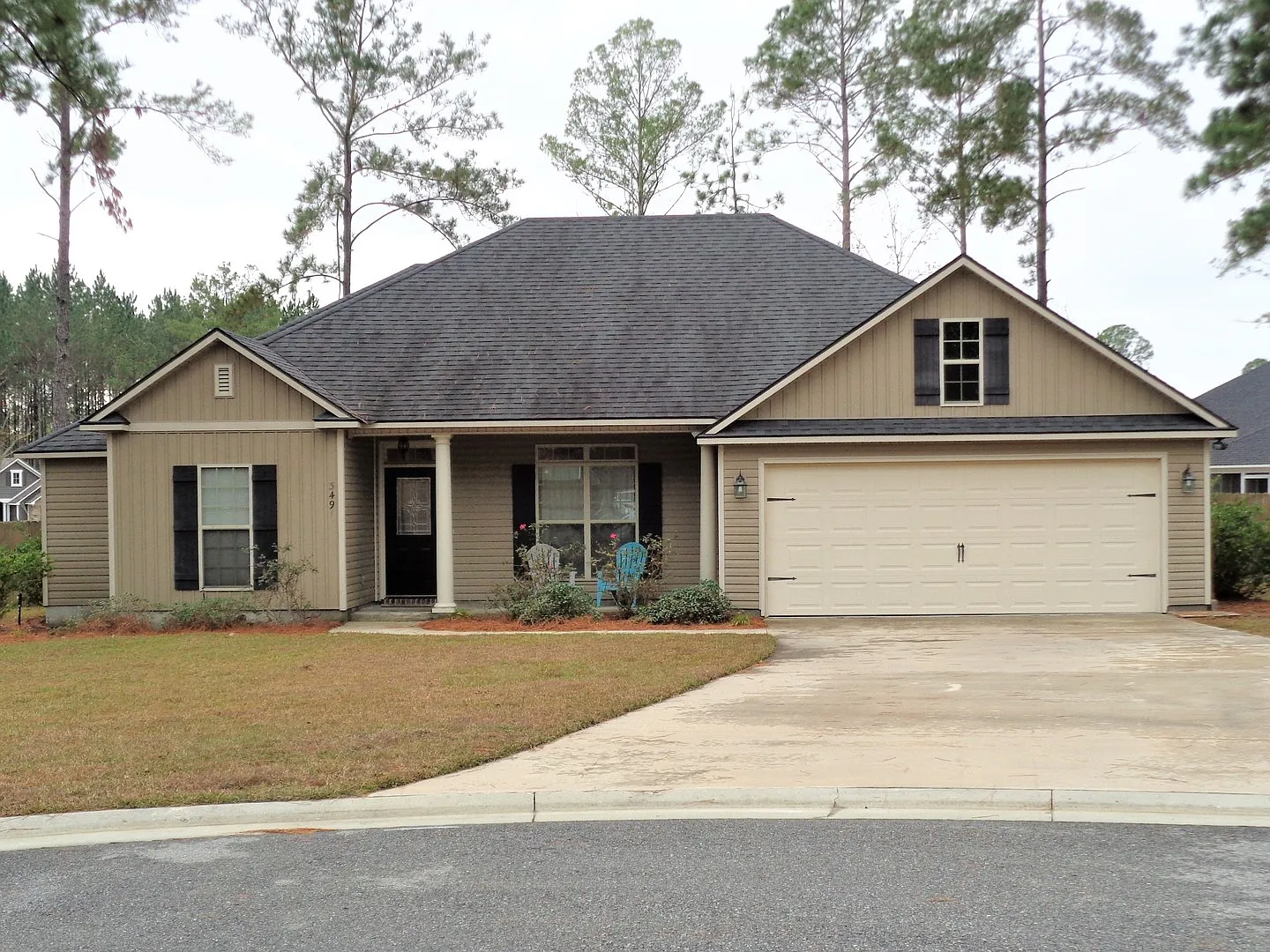 Spacious 4-Bedroom Home with Modern Amenities in Valdosta's Crestwood Subdivision - Privacy Fence! — Photo 1