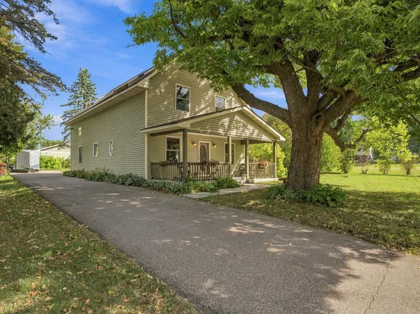 816 Saint Croix St, Prescott, WI 54021