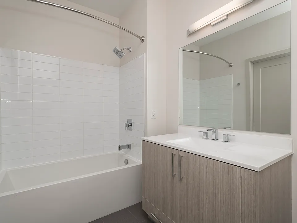 350 D St #102