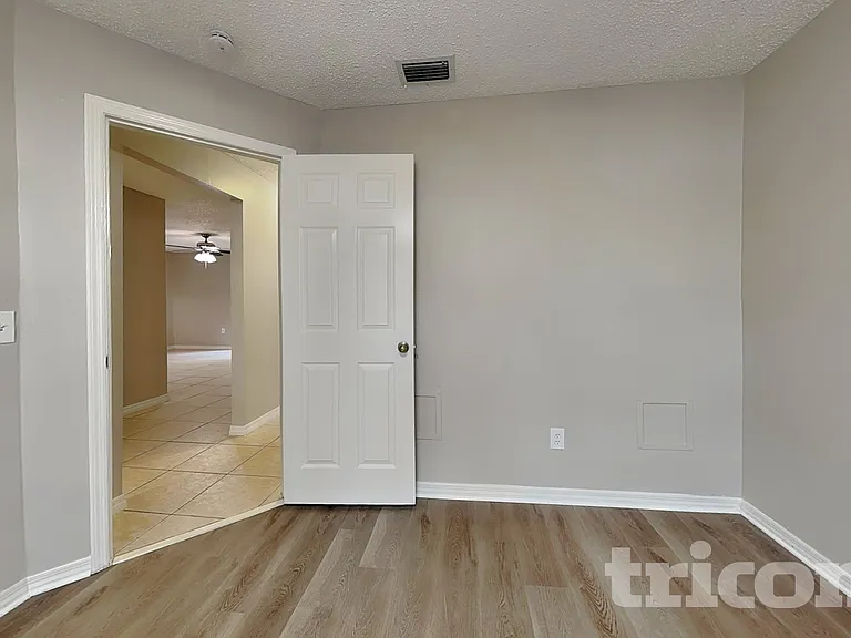 2415 Woody Trace Ln — Photo 17