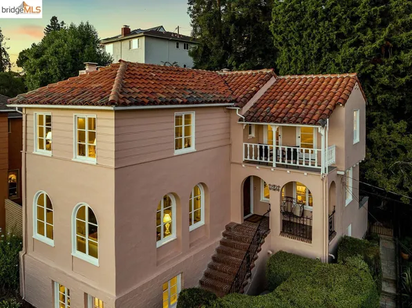 1956 Hoover Ave, Oakland, CA 94602