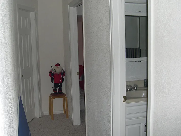 9402 Burlington Ln — Photo 6