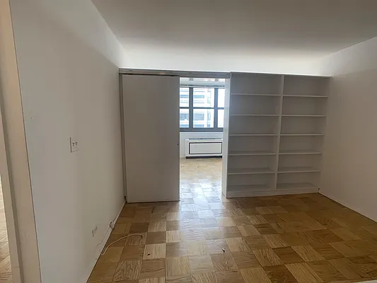 Rented by Manhattan Realty Group | media 12