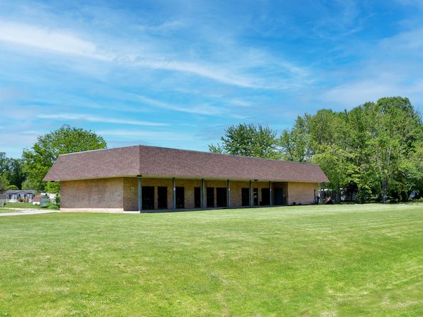 4600 Van Dyke Rd #Mahogany