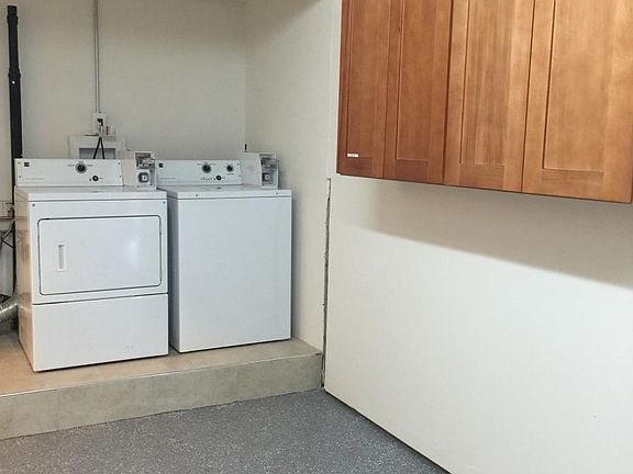 5th image of 102 S Grant St #1