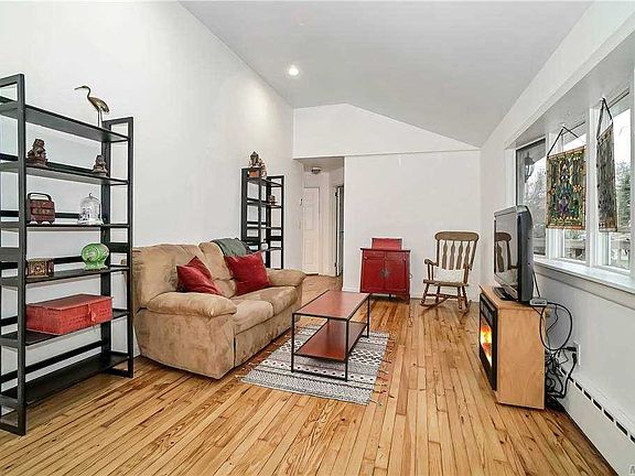 4th image of 602 Spruce Ave