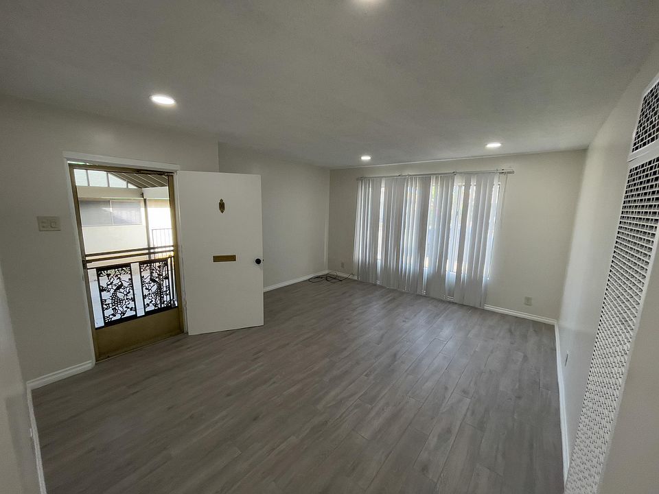 1st image of 9029 Danby Ave