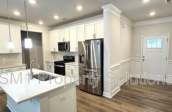 2nd image of 218 Stamm Dr #1
