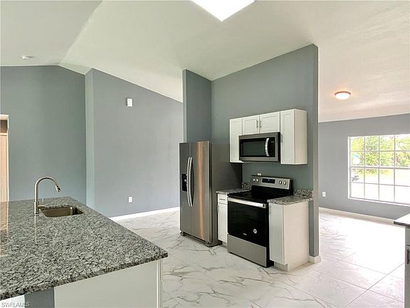 3rd image of 2900 Ida Ave N Unit 8