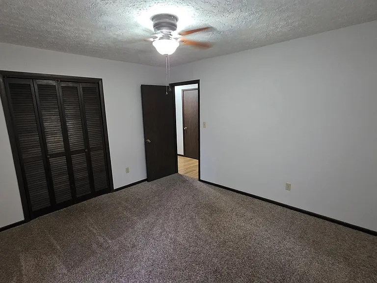 624 W Lois St — Photo 16