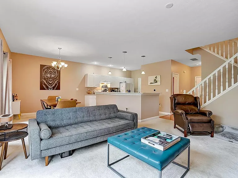 728 Spring Valley Dr — Photo 10