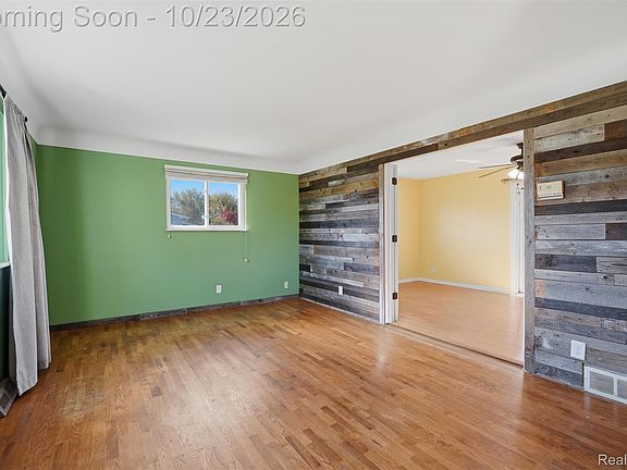 4th image of 3456 S Irish Rd