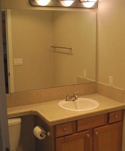 2200 Thorndyke Ave W #306 — Photo 11
