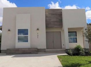 121 Valladolid Ave, Laredo, TX 78046