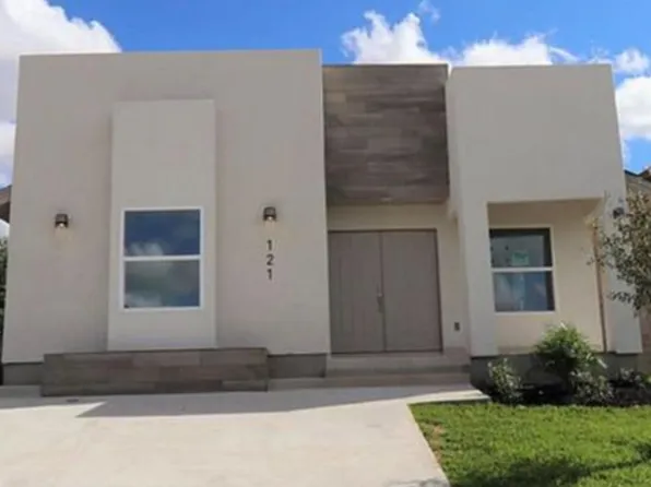 121 Valladolid Ave, Laredo, TX 78046