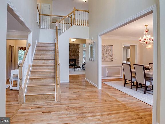 3rd image of 7815 Thornfield Ct