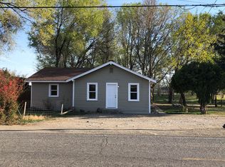 320 Hoffer Rd, Wapato, WA 98951