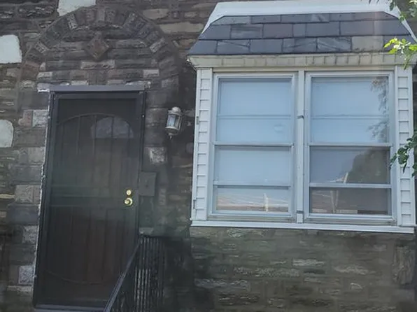 2152 Fanshawe St, Philadelphia, PA 19149