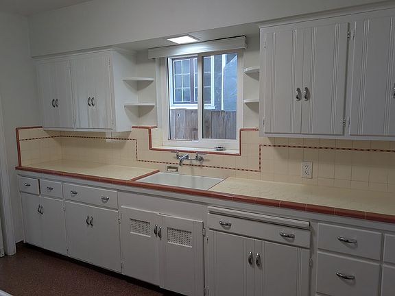 2nd image of 1311 N Van Ness Ave #11-926