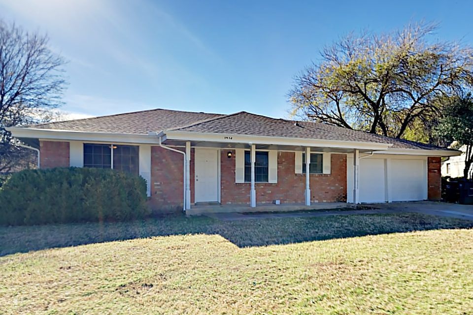 1st image of 1413 Pinehurst Dr