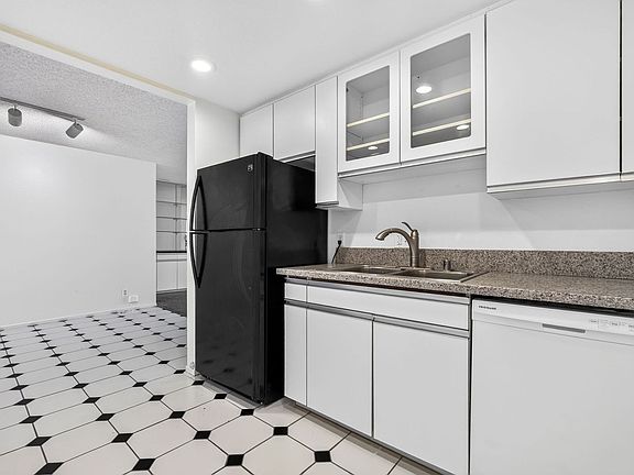 4th image of 102 Scholz Plz APT 134