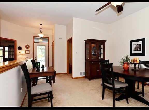 3rd image of 317 Louisa St S