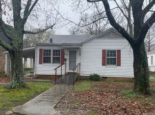 1908 S Spring St, Stuttgart, AR 72160