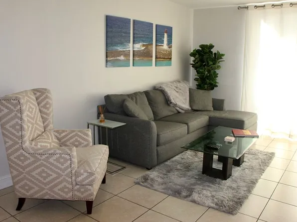 2501 SW 37th Ave APT 304, Miami, FL 33133