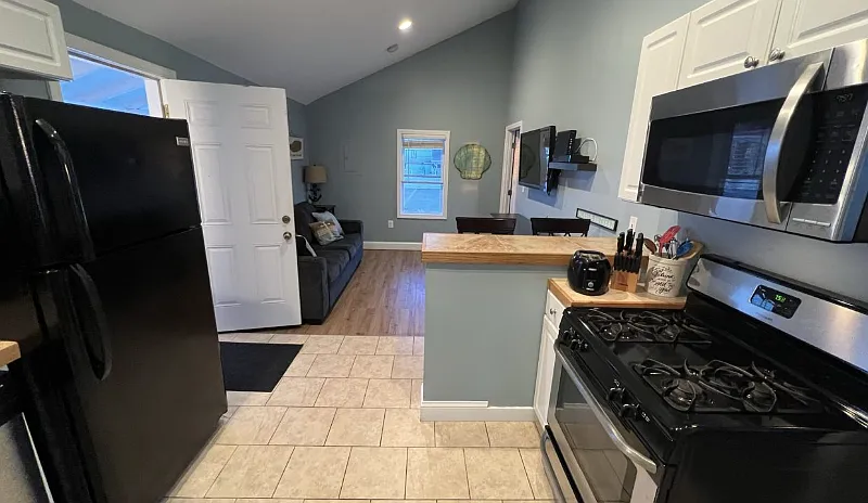 2 bed, $1,800 — Photo 2