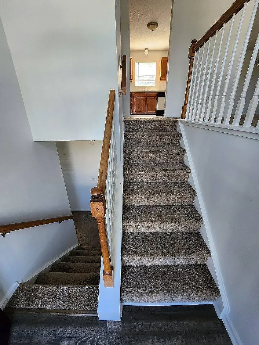 5 bed, 2450 sqft, $1,950 — Photo 2