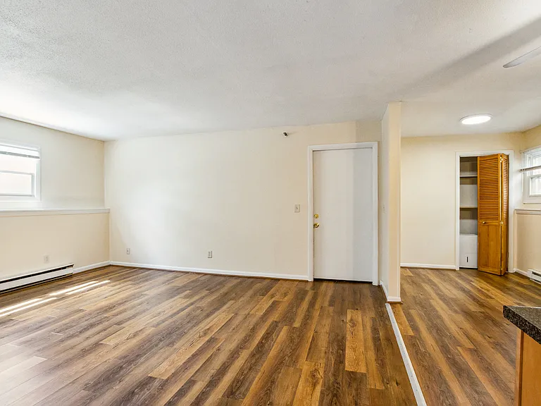 Hillside Apartments — Photo 34