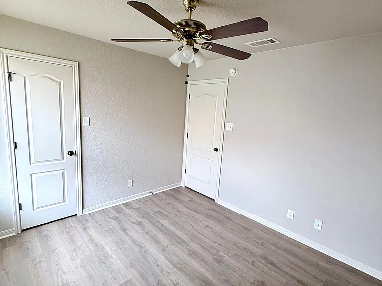 2708 Hydrangea Ave — Photo 22