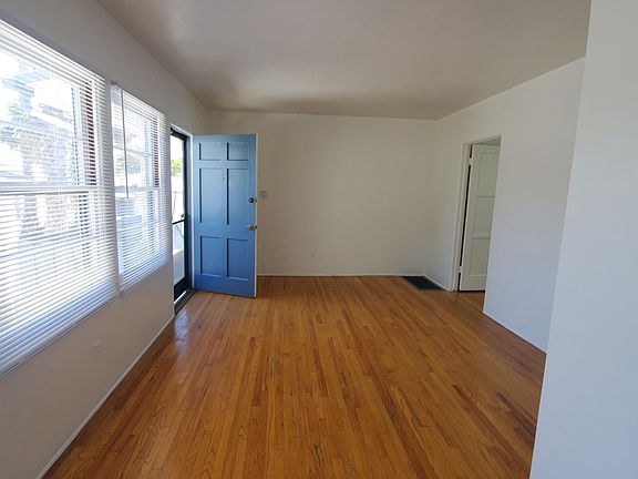 3rd image of 4072 1st Ave