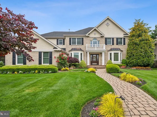 1 Brookwood Rd, Mount Laurel, NJ 08054
