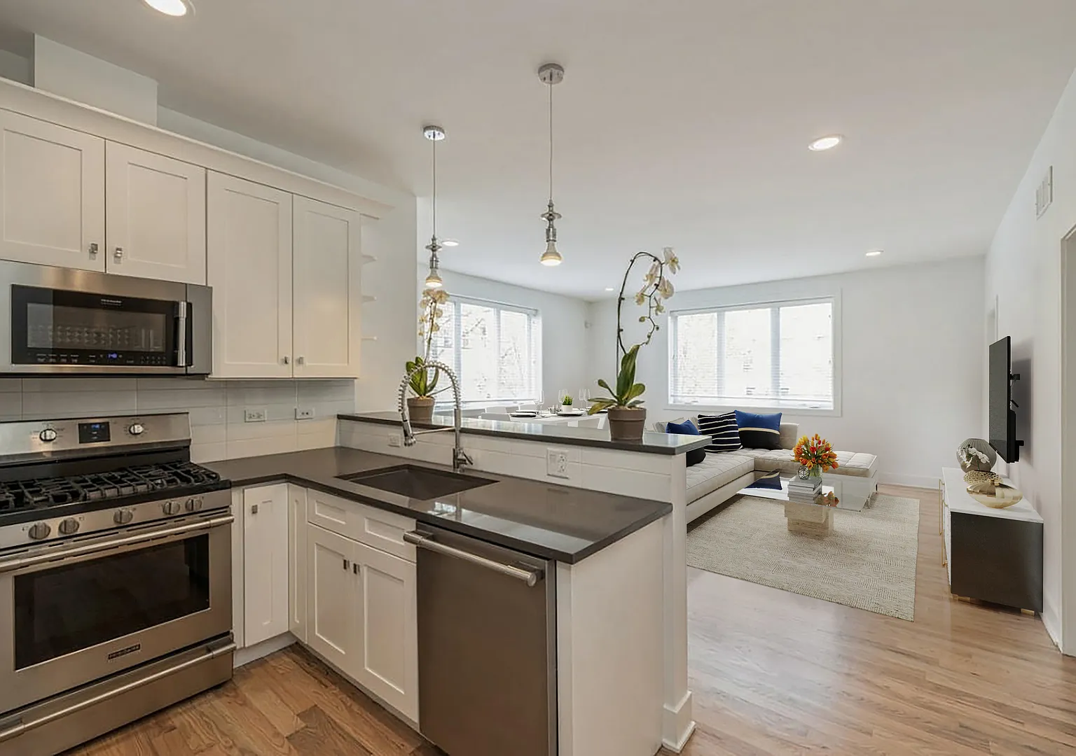 4 bed, 2500 sqft, $5,000 — Photo 4