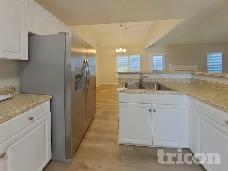 496 Birchwood Dr — Photo 7