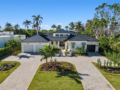 424 Spinnaker DR, Naples, FL, 34102
