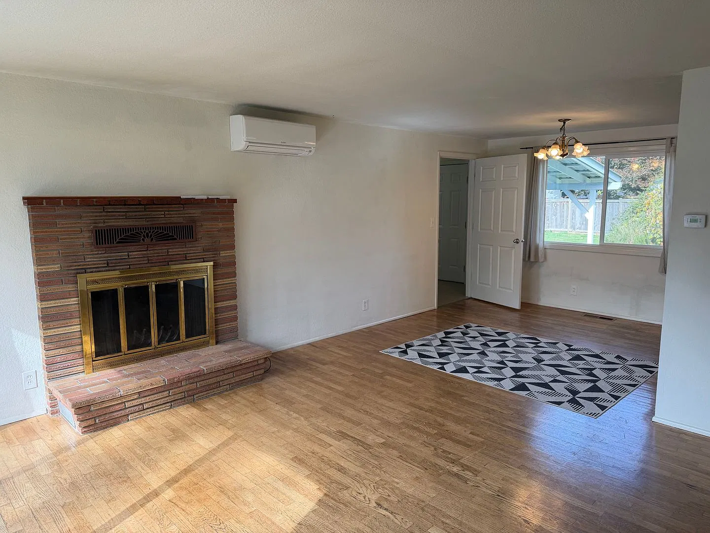 Large 3-bedroom 2 bath house in Eugene! — Photo 4