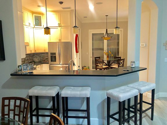5th image of 869 Aquarina Blvd