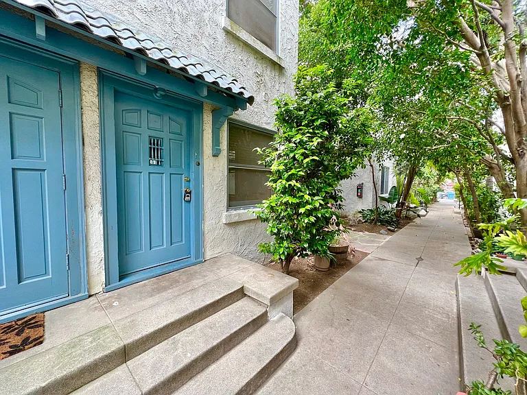 366 Carroll Park East — Photo 18