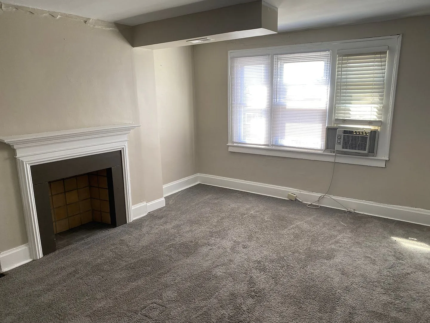 2378 Neil Ave — Photo 2