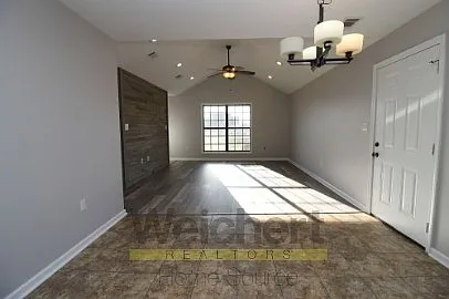 704 N 4th St — Photo 2