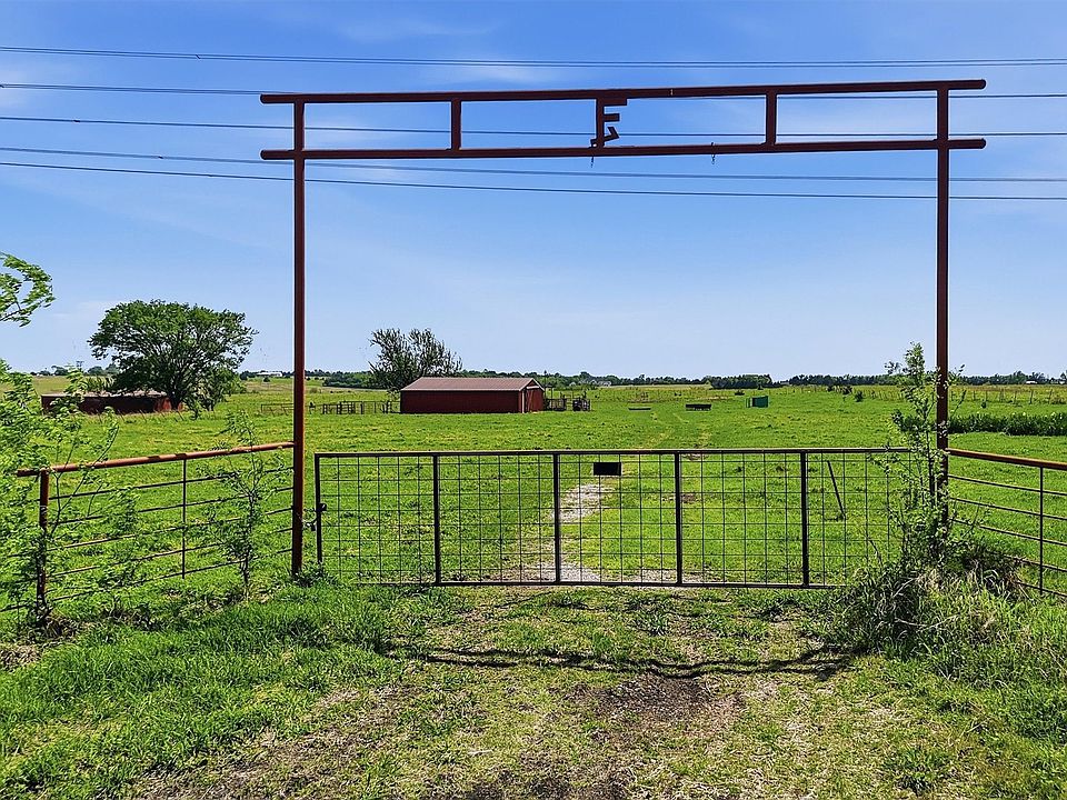 1st image of 562 Lazy S Ranch Rd