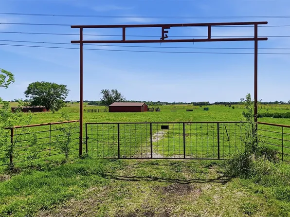 562 Lazy S Ranch Rd, Gunter, TX 75058