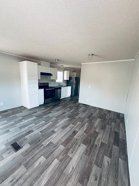 43 Metro Blvd