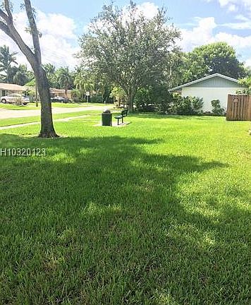 4th image of 9418 SW 52nd St